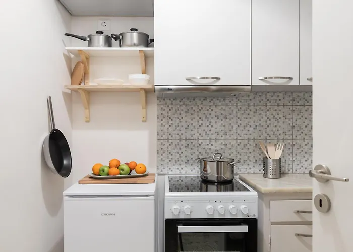 Peaceful Apartment In Neapoli, Exarcheia
