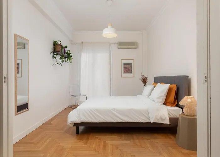 Peaceful Apartment In Neapoli, Exarcheia